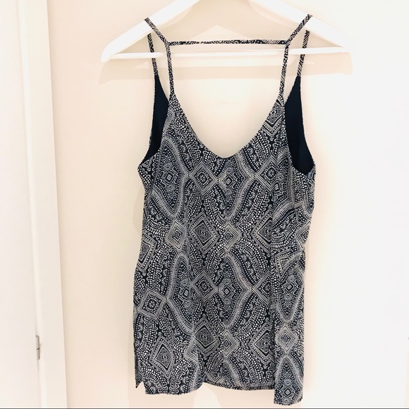 Blue Pattern Top Size 6 - Picture 5 of 7